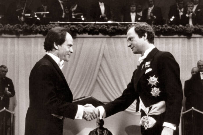 Torsten Wiesel receiving the Nobel Prize