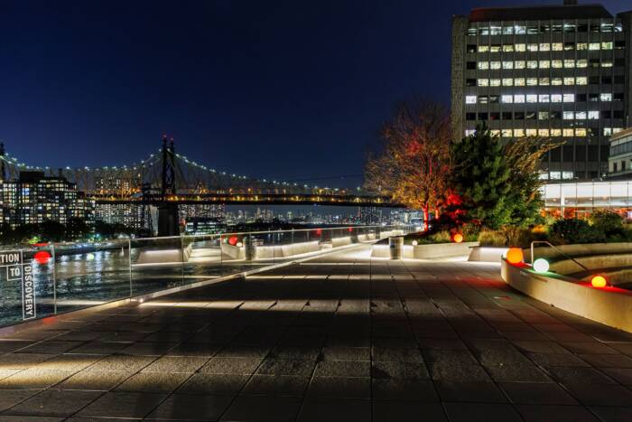 Richard Salomon Family River Promenade, Stavros Niarchos Foundation–David Rockefeller River Campus